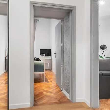 Del By Locap Group * Koper