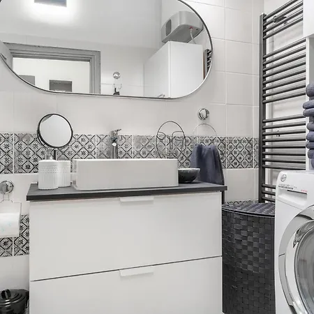 Del By Locap Group Koper